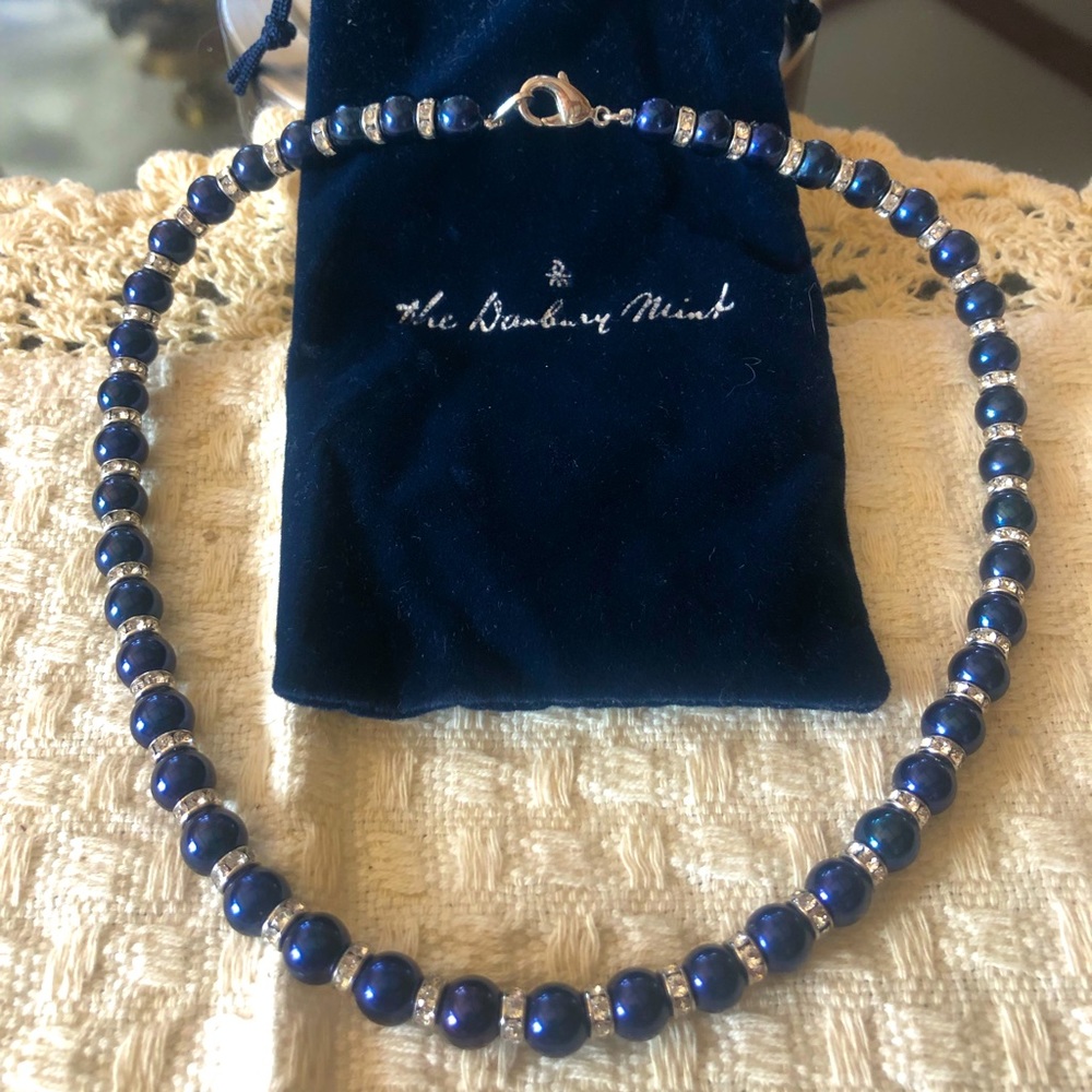 Danbury Mint black pearl necklace